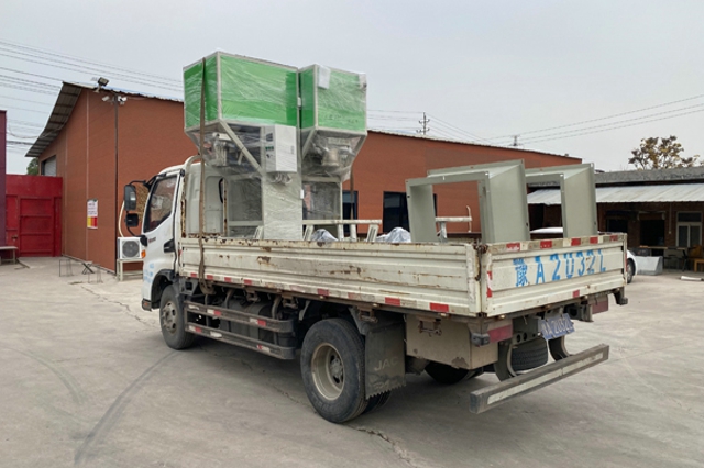 大米包装机减少了企业因重量不均造成的材料浪费