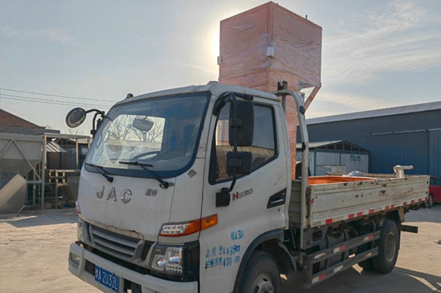 自动包装秤设备为各行业生产提供了可靠的解决方案